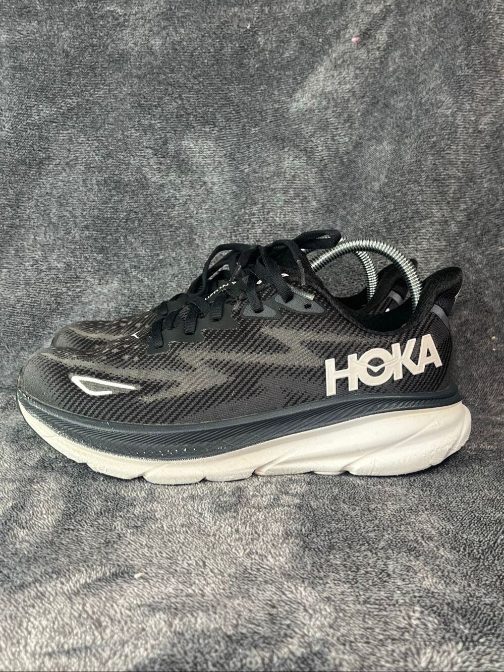 HOKA ONE ONE Clifton 9 Womens Size 8.5 B Black White Running Shoes 1127896-BWHT